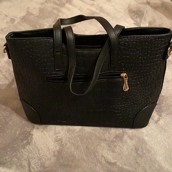 Fashionable Black purse - Picture 3 of 5